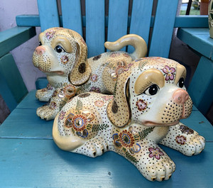 china PAIR OF FOO CERAMIC PORCELAIN DOGS chinese art RAISED COLOR DOTS whimsical