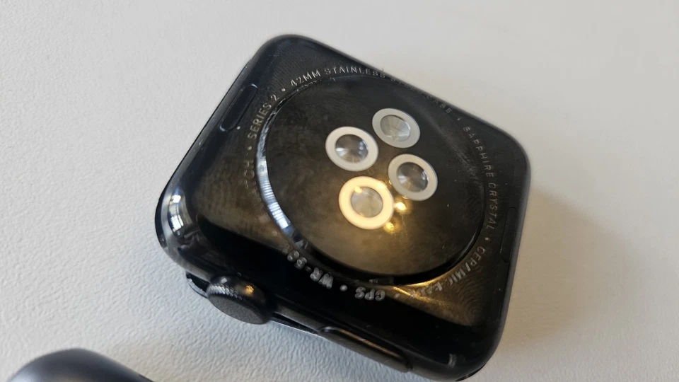 2x apple watch series 2 and 3 parts only spares or repair scrap only - Image 4 of 4