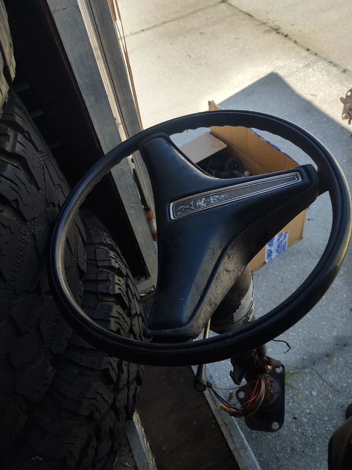 Volante Mopar 74 Dodge negro excelente usado 340 400 440 Foto 2 de 3