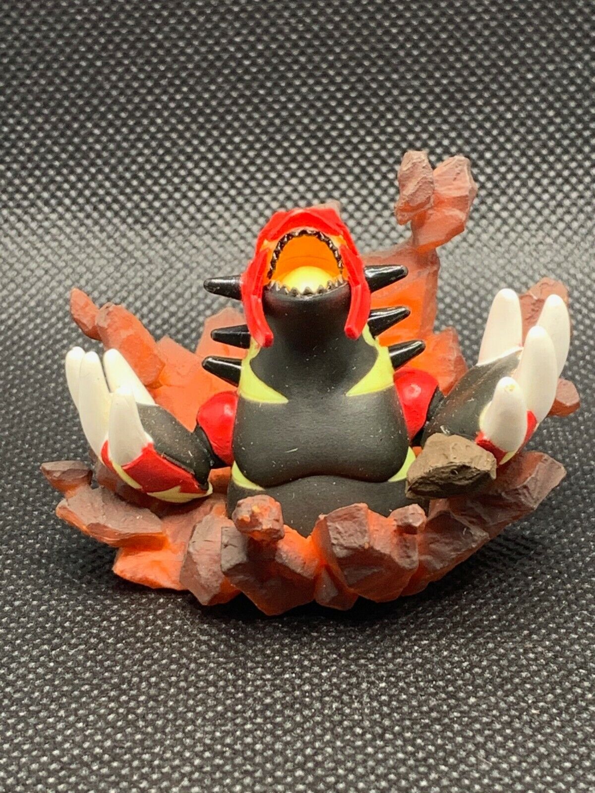 Mini Figura Pokemon Lendário Groudon - Edimagic em Promoção na