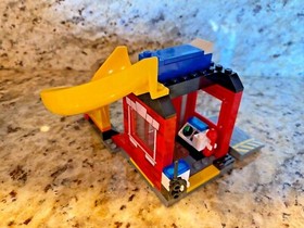 Lego City Town Fireman Lot 10671 Fire Emergency 60088 Fire Starter Set 2015