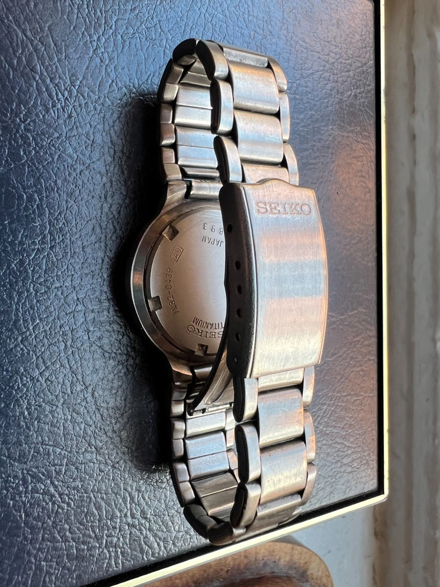 Reloj Mujer Seiko Titanium (7N82-0439) (Batería Nueva--Funciona)