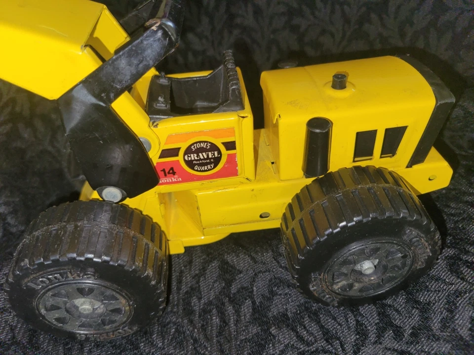 Vintage 1978 Tonka Stone's Gravel Rockford, IL. Quarry Bulldozer Steel Tractor - Image 2 of 4