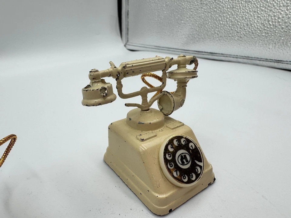 Antiguo teléfono de mesa de metal fundido a presión juguete coleccionable para casa de muñecas Foto 3 de 4