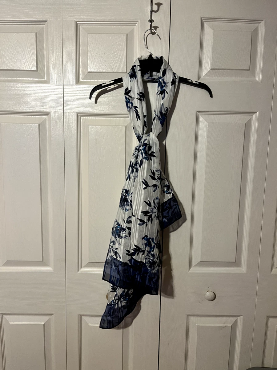 White house black store market scarf