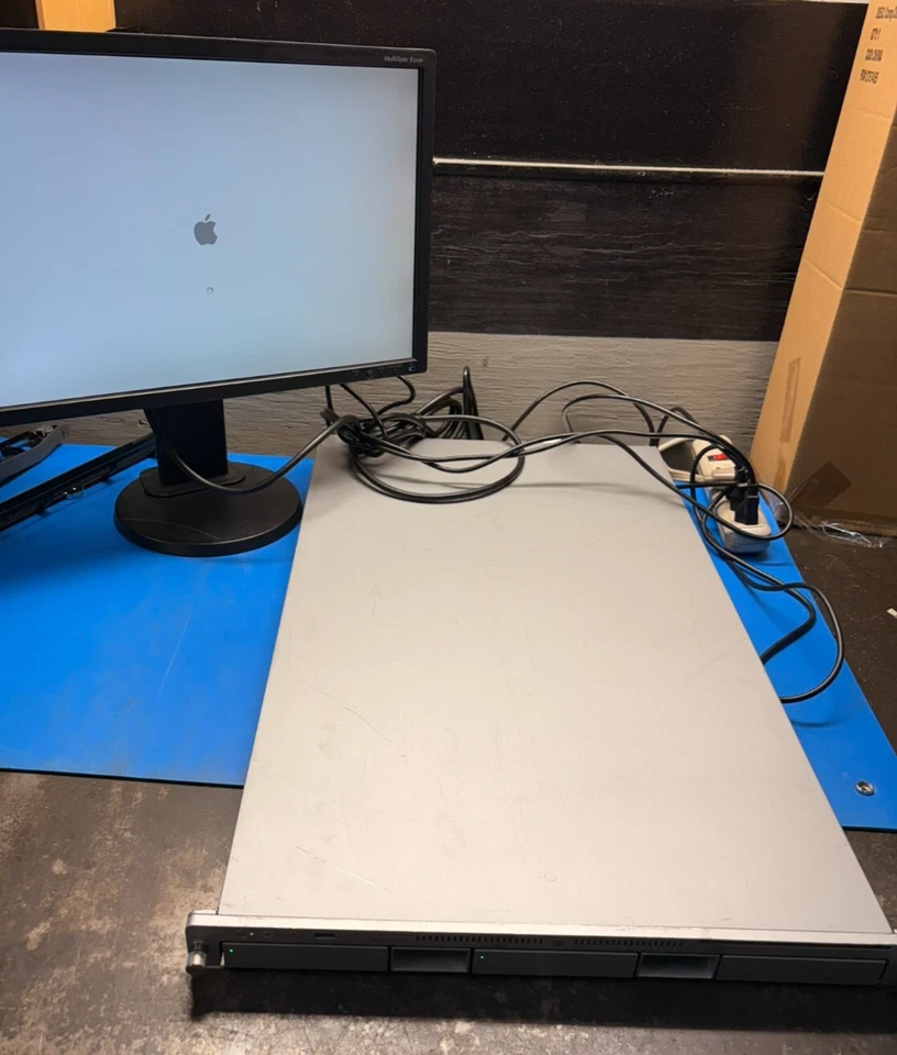 Apple Xserve 3,1 Mac OS X Server, x2 Quad-Core 2.26GHz, 12GB DDR2 RAM, 160GB HDD - Image 3 of 4