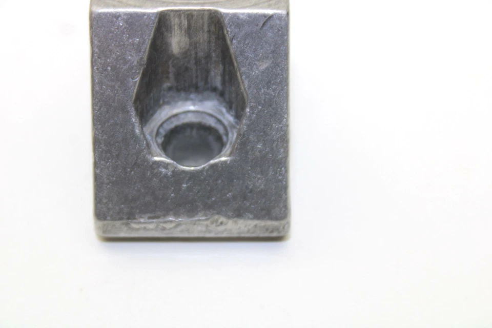 Par de soportes de montaje de suspensión de rueda loca Polaris OEM 5630399 Q9 Foto 4 de 4