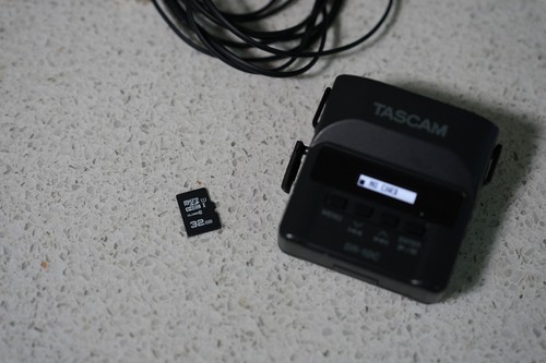 TASCAM DR-10C SERIES ULTRA-COMPACT AUDIO FIELD RECORDER & 32GB card ***Great*** - 第 2/5 張圖片