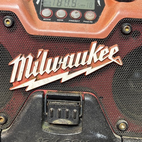 Milwaukee 49-24-0280 Heavy-Duty Job Site Radio Powered by Rockford Fosgate Speak - Picture 3 of 10