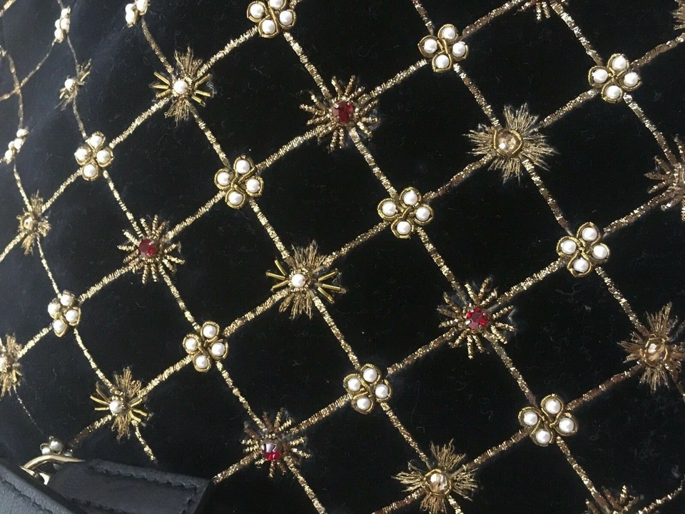 Bolso clutch bordado terciopelo Alexander McQueen De-Manta 100 % auténtico nuevo con etiquetas $1995 Foto 4 de 4