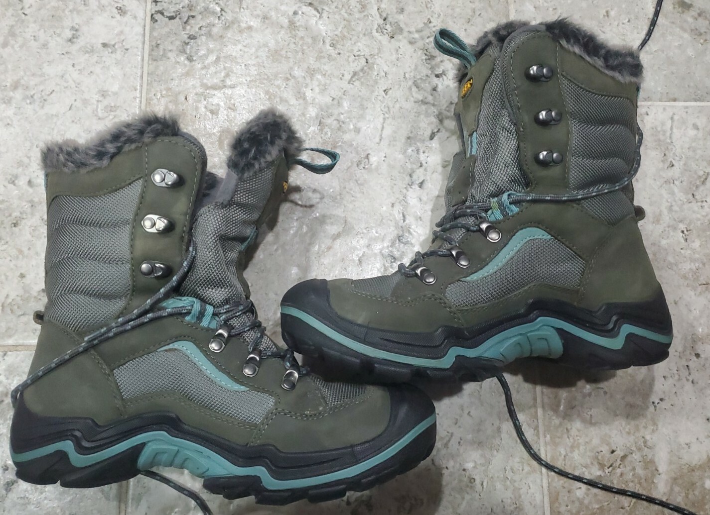 STIVALI ISOLATI DONNA ULTRA RARI MODELLI KEEN IMPERMEABILI IN PELLICCIA SINTETICA 400 GRAMMI US7 5