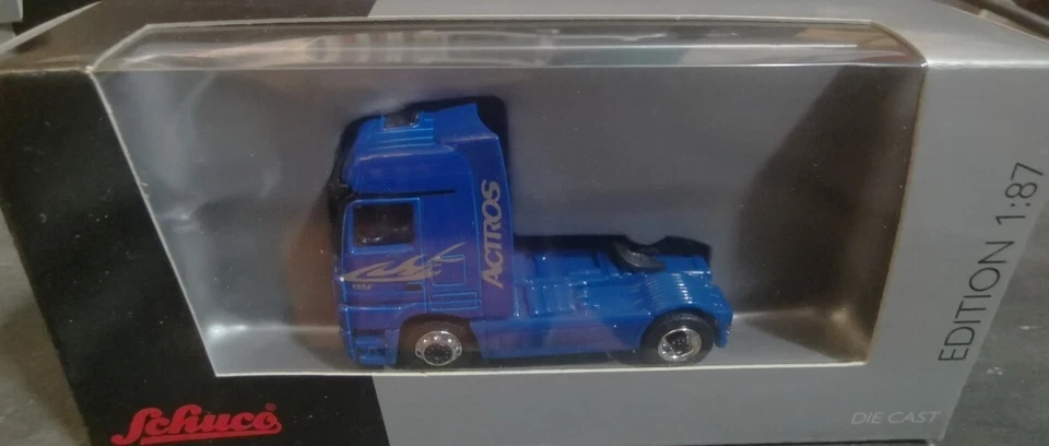 SCHUCO 220564 Camion motrice 2 assi Mercedes Benz Actros - scala H0 - Immagine 3 di 4