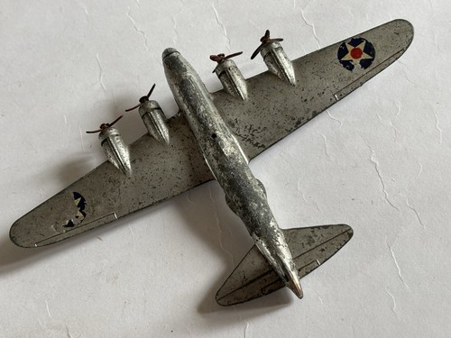 Diecast Dinky Toys USAF Boeing B17 Flying Fortress Bomber & Messerschmitt Me110 - Picture 9 of 21