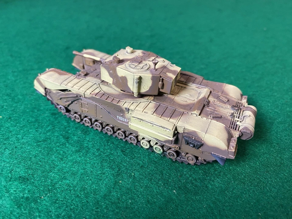Dragon Armor Churchill Mk III 60569 Tunisia 1943 1:72 DAMAGED READ DESC - Image 2 of 4