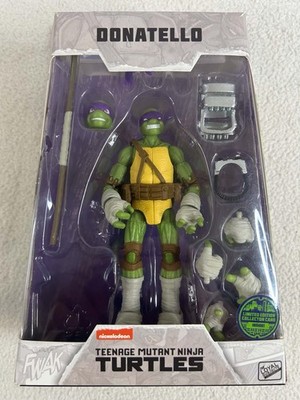 BST AXN Donatello TMNT IDW Comic 5'' Action Figure Damaged Box Missing Part