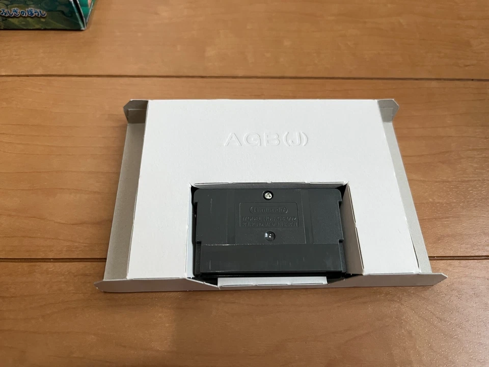 Gameboy Advance The Legend of Zelda The Minish Cap with Box,Manual Japan - Image 3 of 4