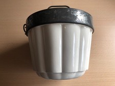 stara ceramiczna forma do pieczenia / budyniu z klaksonem kulowym z zamykaną pokrywką z białej blachy