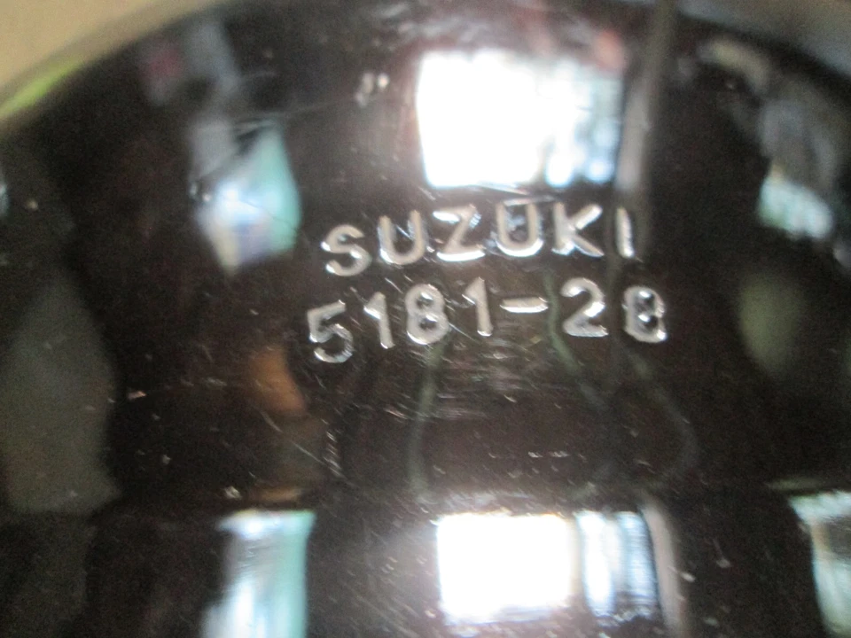Carcasa de faro SUZUKI GR650 Tempter / GS550L / GV700 / GV1200 51800-15510 Foto 2 de 4