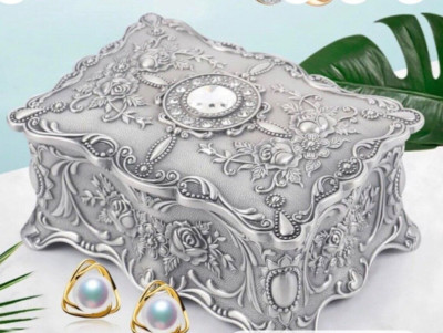 TIN ALLOY ROMANTIC SILVER RECTANGLE SHAPE  MUSIC BOX      BRAHMS LULLABY  