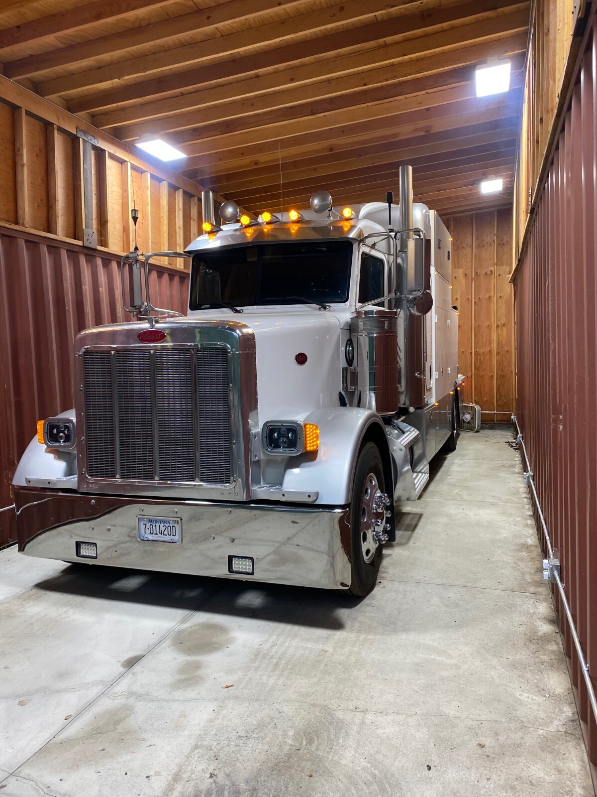 Custom 2005 PeterBilt 378 C-13 Service Truck, 2nd owner, Ready to go, runs great