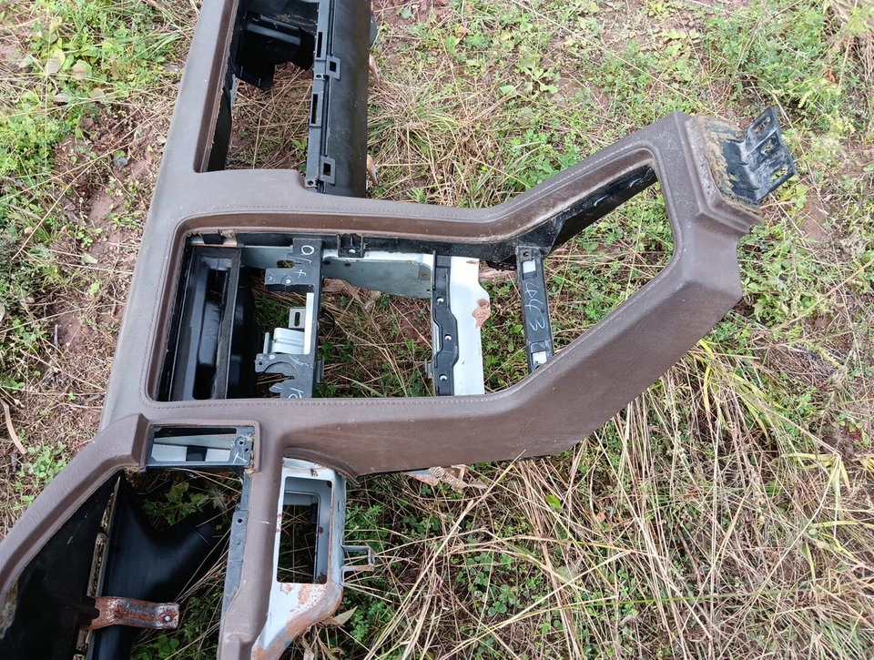 1980 - 1985? Panel de instrumentos interior delantero marrón Mazda RX7 RX-7 FB Foto 3 de 4