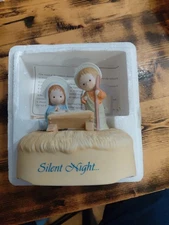 Hallmark 1983 Mary Hamilton Nativity Silent Night Ceramic Music Box Figurine