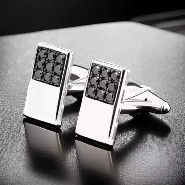 Gemelos de ónix creados en laboratorio de corte redondo de 3 quilates para hombre con acabado en oro blanco de 14 quilates plateados Foto 3 de 3