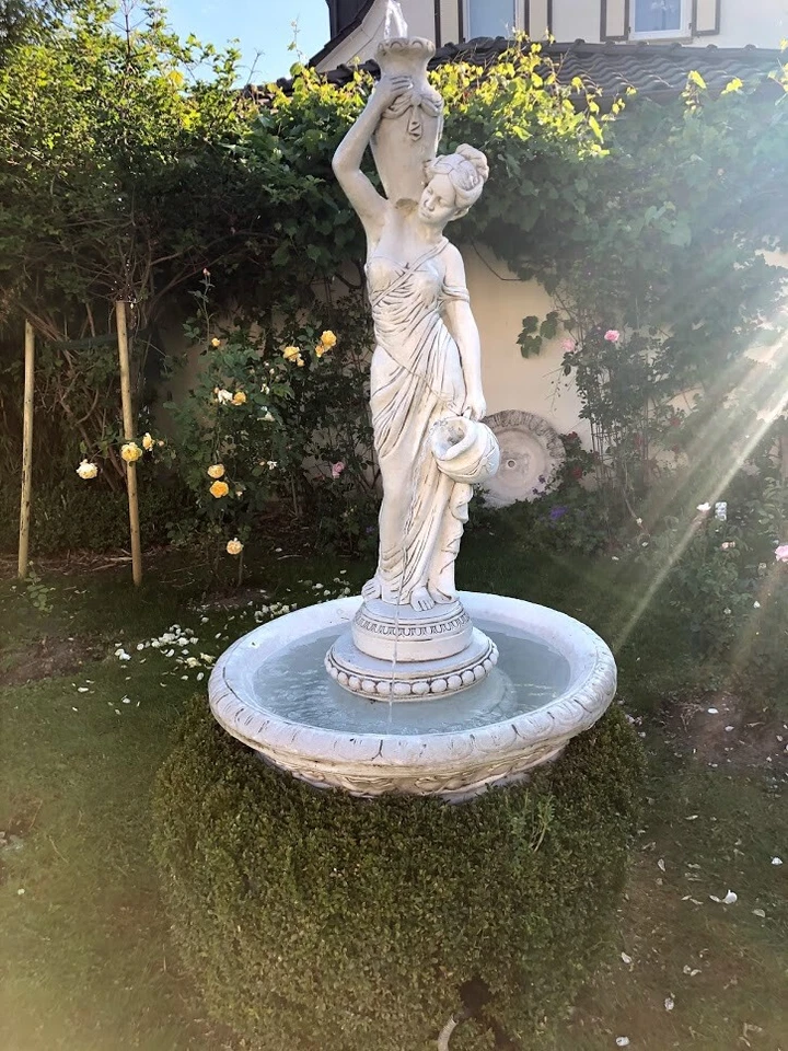Gartenspringbrunnen  Figurenbrunnen Springbrunnen Fontänenbrunnen Zierbrunnen