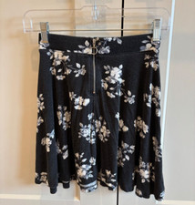 SO Perfectely Soft You Skater Skirt Black Floral Print Zip Front Size S