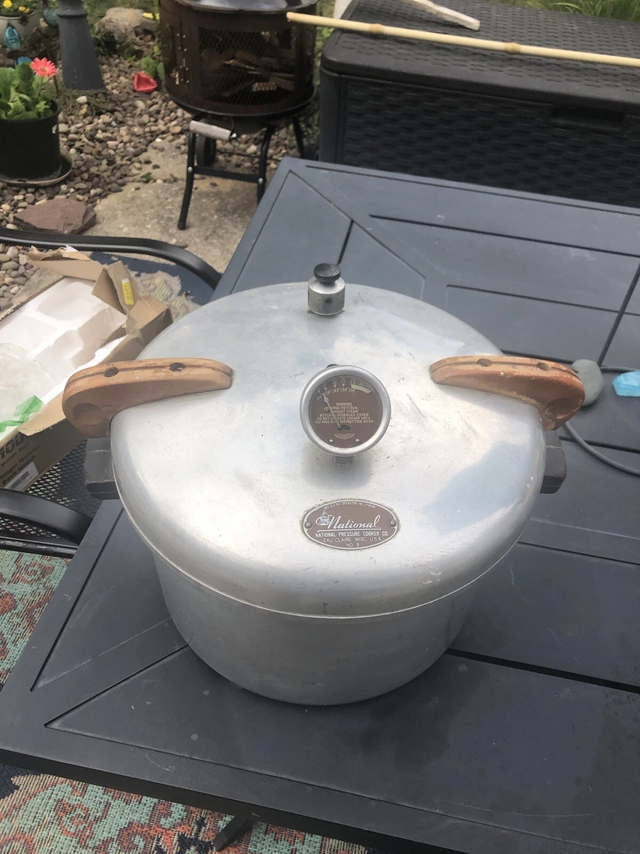 Antique Cast Iron Pressure Cooker With Wooden 30, 40 OFF