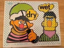 1973 Sesame Street Bert and Ernie Playskool 315-3 Wet and Dry
