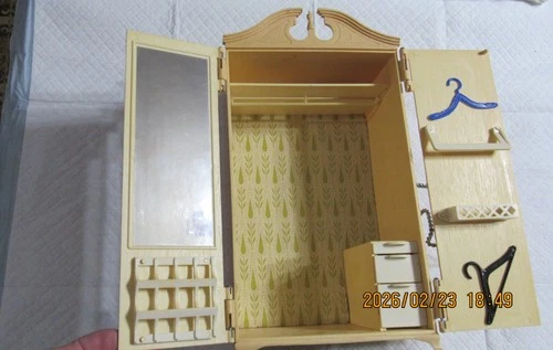 Vintage Barbie Susy Goose Wardrobe 1963 Closet . Armoire