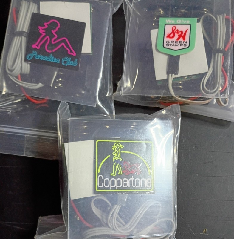Animated LED Window Sign Kit Lot Paradise Club Coppertone Green Stamps Lot# B176