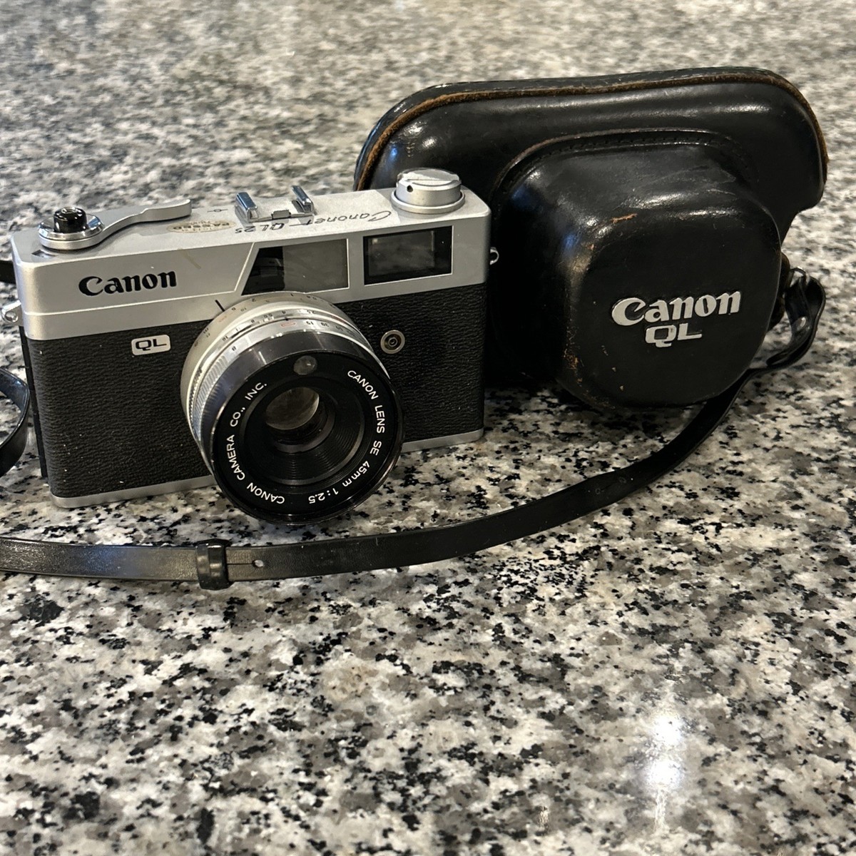 Canon QL25 レンジファインダーカメラ Vintage Canon Canonet QL25 35mm Rangefinder Film Camera with