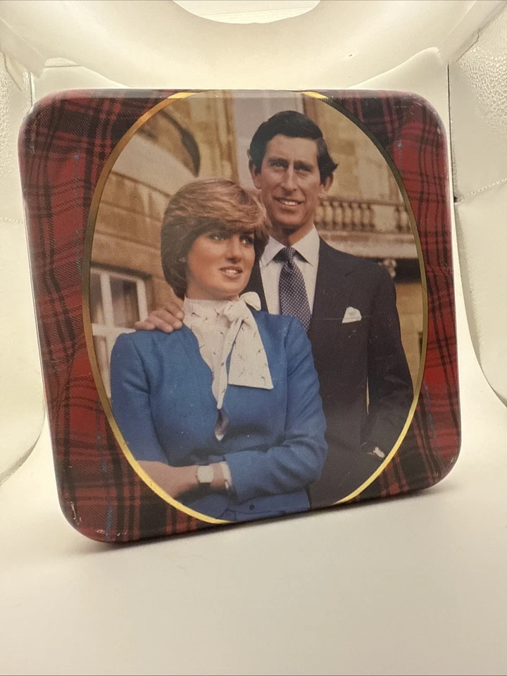 Prince Charles Lady Diana Spencer Engagement Wedding Biscuit / Cookie Tin EMPTY - Image 2 of 4