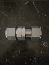 Swagelok 1 1/2" SS-2400-61 Stainless 316 Tube Fitting Compression Bulkhead.