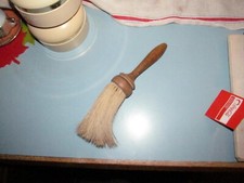Vintage Horsehair W/Turned Wooden Handle Barbers Brush Good Condition