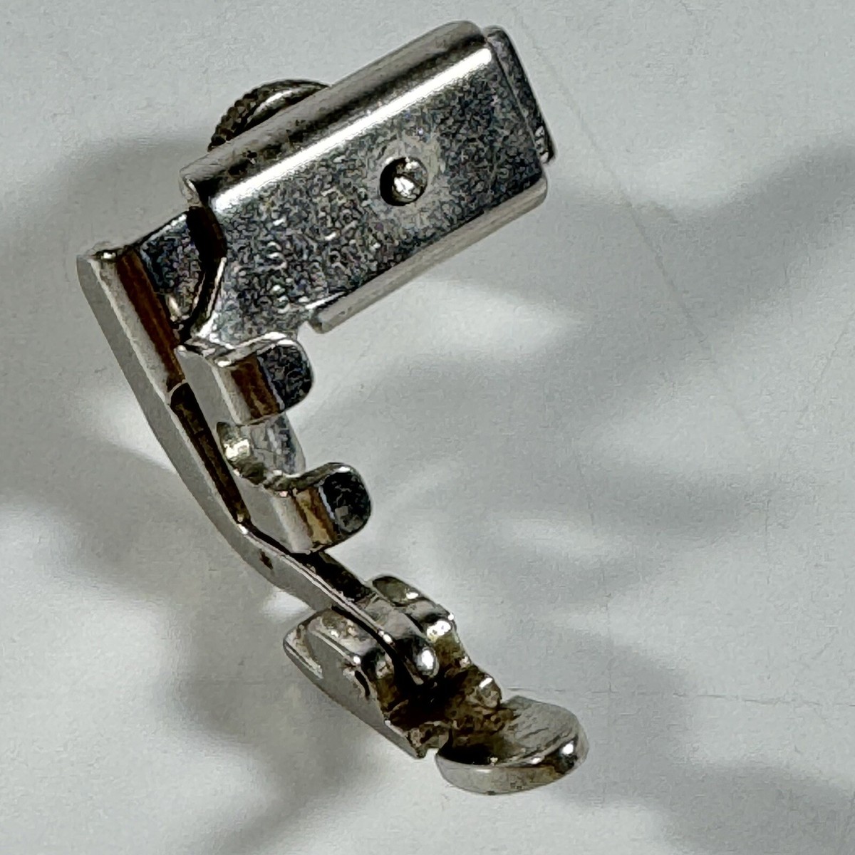 Genuine SINGER 161127 Zipper Presser Cording Adjustable Genuine SINGER 161127 Zipper Presser Cording Adjustable