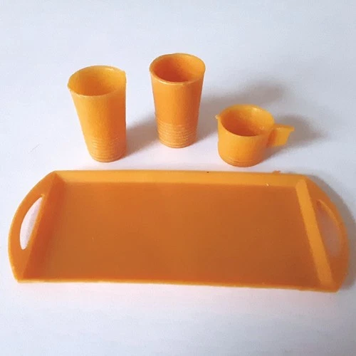 Vintage 1972 UNITED AIRLINES BARBIE Doll FRIEND SHIP Jet Airplane 8639 Cups Tray