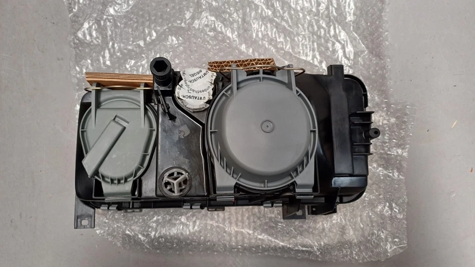 Aston Martin Virage/Audi 100 RH Scheinwerfer - Bild 2 von 4