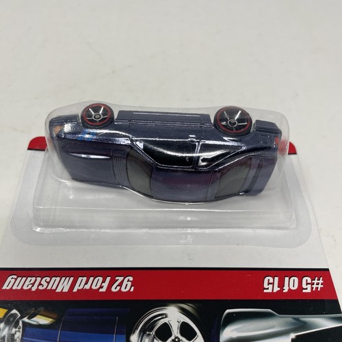 1992 Ford Mustang 1/64th Modern Classics Diecast 40th Anniversary Hot Wheels - Picture 5 of 10