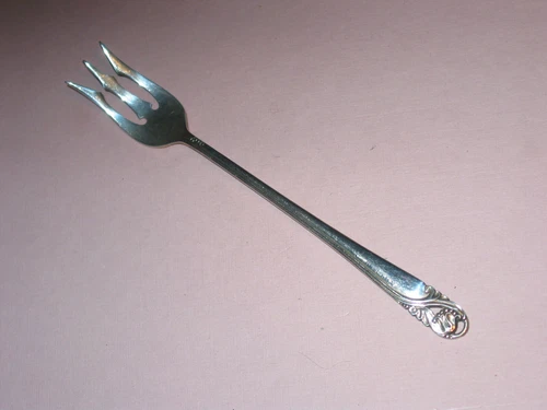 SPRING GLORY By INTERNATIONAL ~ Sterling Art Nouveau Pickle Fork