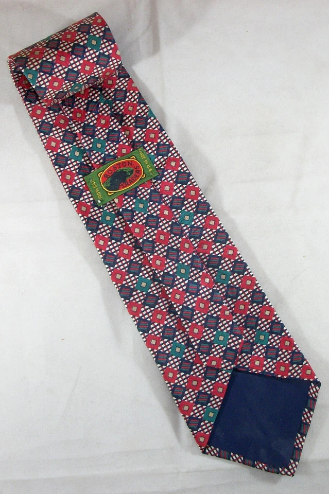 Corbata BOSTON TRADERS roja, verde, azul cuadrados seda 57" L x 4" W (F096) Foto 3 de 3