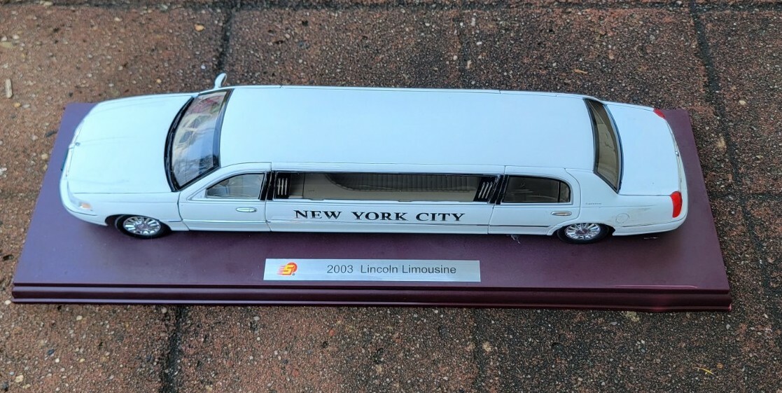 リンカーン　タウンカー　2003 リムジン　ミニカー　サンスター　1/18 Amazon | 現状品 サンスター 1/18 リンカーン リムジン タウン