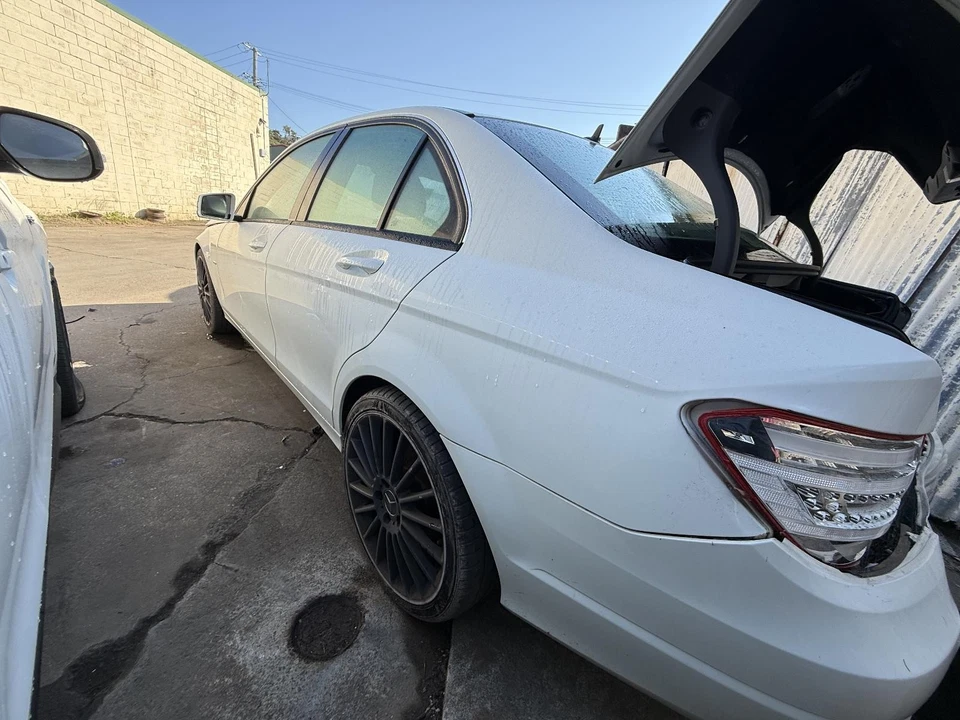 MERCEDES BENZ C CLASS W204 S204 07/2007-07/2014 ANTENNA SHARK FIN  - image 4 of 4