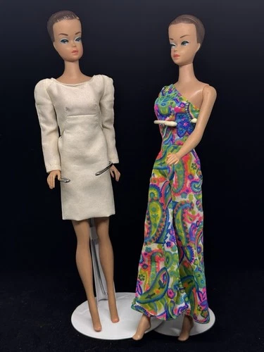 2 Vintage 1960s FASHION QUEEN BARBIE Dolls with Outfits