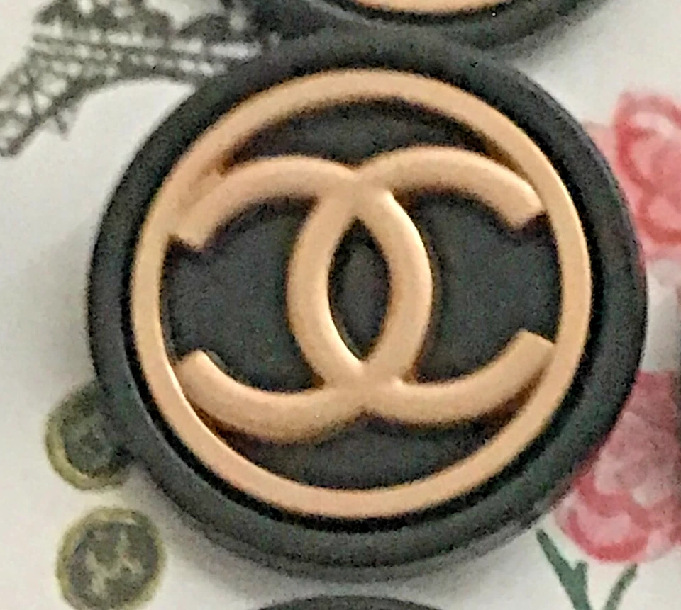 1 BIG 30mm CHANEL BUTTON black & Gold BIG CC Metal Button 30mm ,Single, Iconic - Image 2 of 4