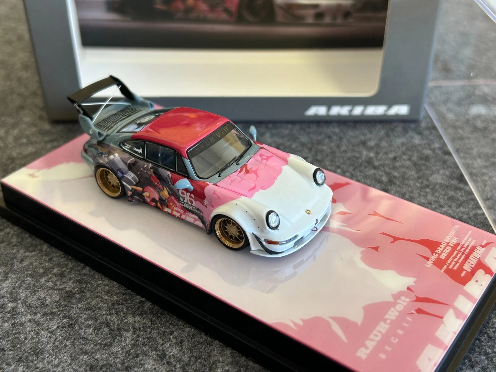 Modèle Die-cast RWB Porsche 964 #96 Akiba Racing - 1:64 - Collection Voiture