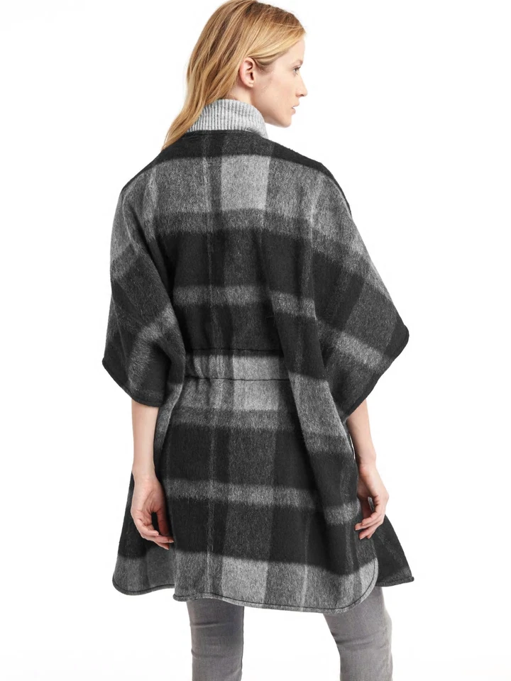 Casaco poncho GAP 357013 xadrez cinto gravata tamanho XS/S cinza/preto @ - Imagem 2 de 2