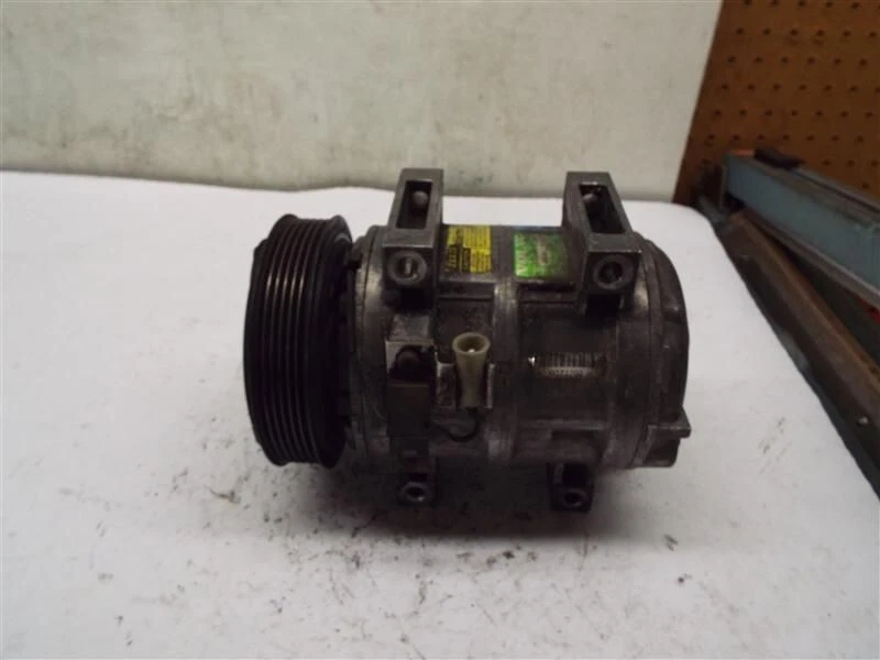 1998-1999 Volvo V70 A/C Air Compressor OEM - Image 3 of 4